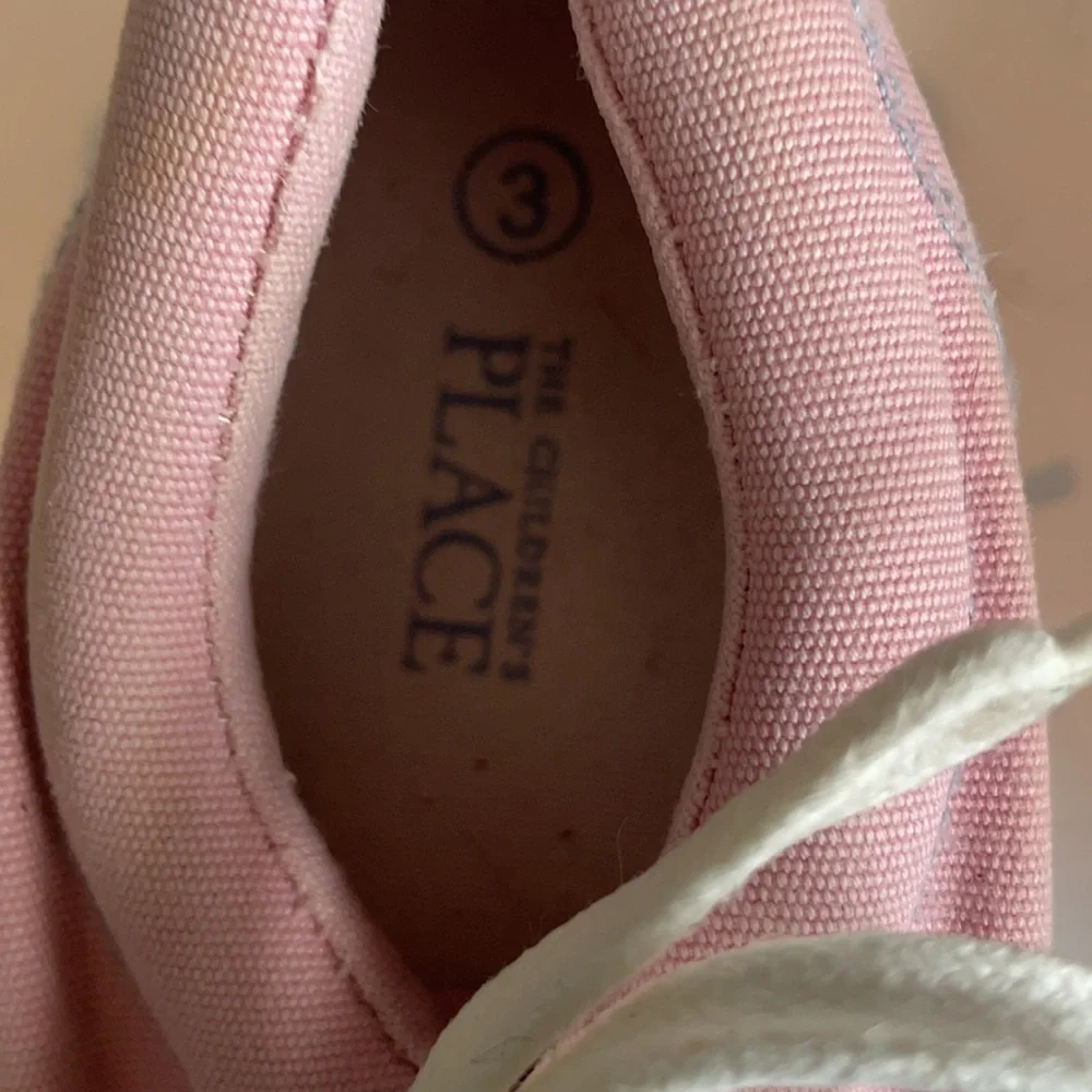 Vintage 1990’s The children’s Place pink sneakers athletic shoes size 3 big girl